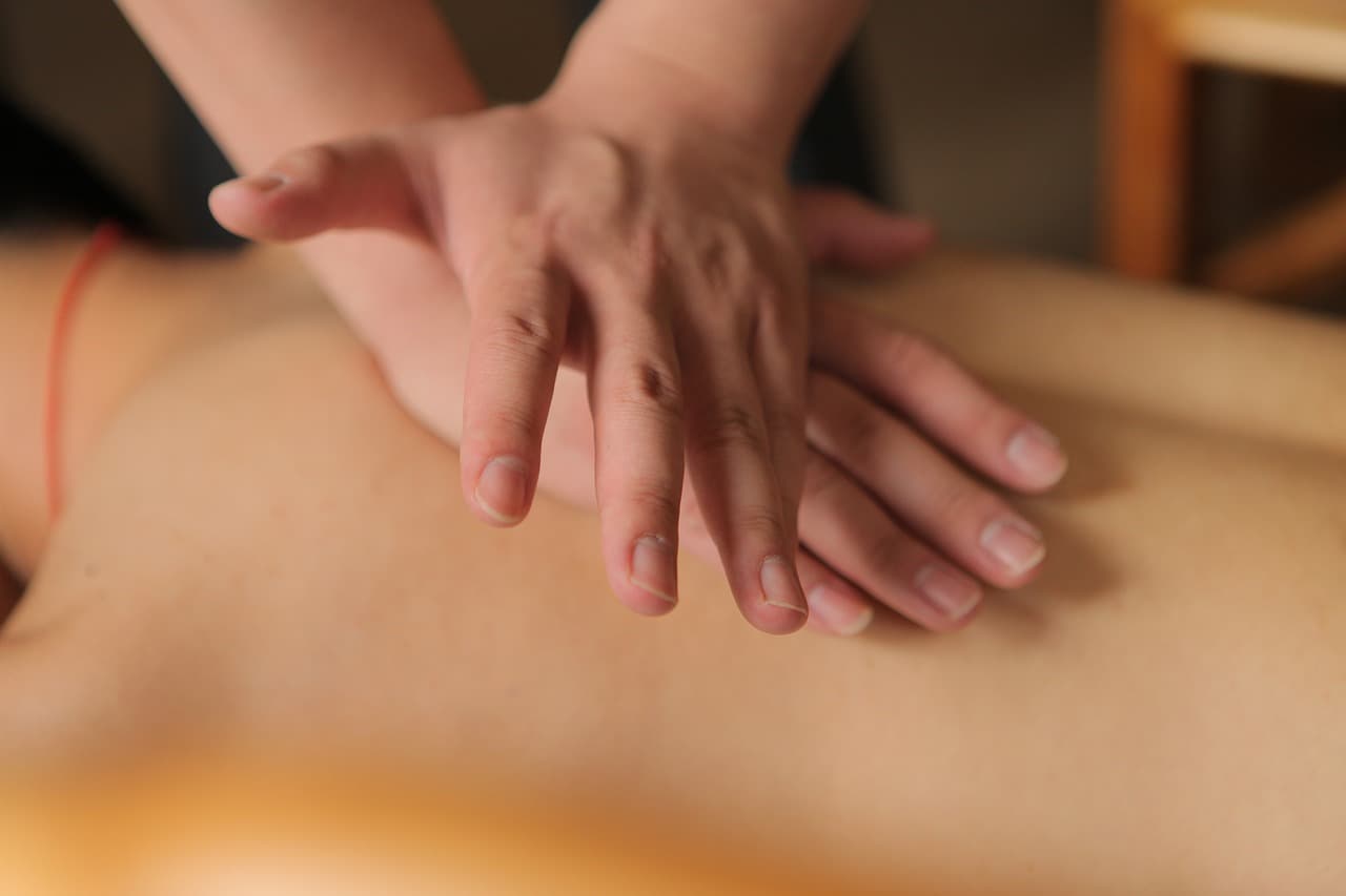 Entspannte Massage-Atmosphäre
